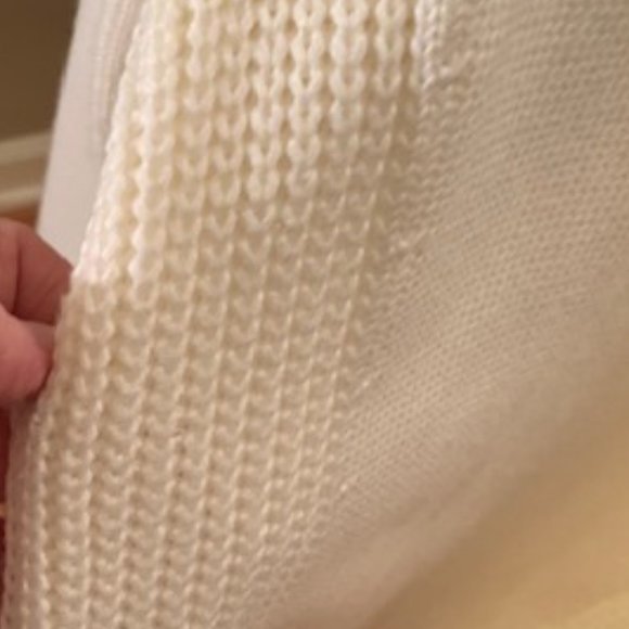 2 x *HP* Calvin Klein white sweater - Picture 9 of 14